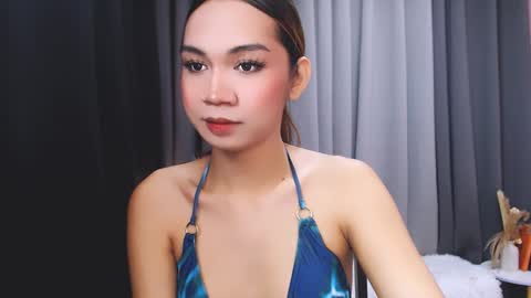 Snapshot of maxie_greyson chatting on December 10, 2:38 am maxie greyson online show from December 10, 2:38 am