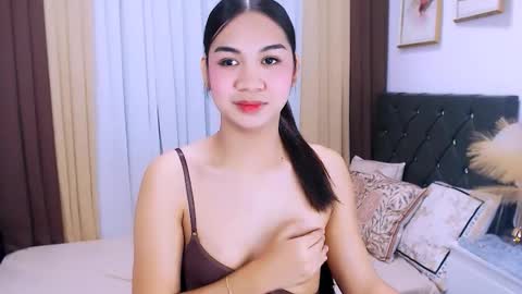 Snapshot of maxie_greyson chatting on October 16, 10:49 am maxie greyson online show from October 16, 10:49 am