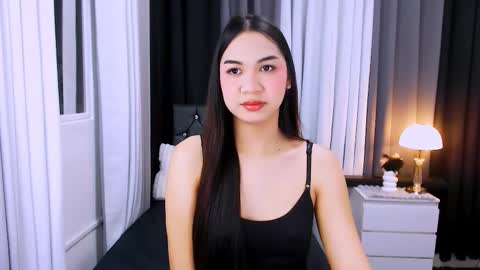 Snapshot of maxie_greyson chatting on November 19, 5:40 am maxie greyson online show from November 19, 5:40 am