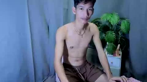 Snapshot of maxiebunny99 chatting on October 18, 11:55 am Reyn online show from October 18, 11:55 am