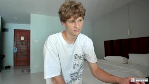 Snapshot of maxim_burn chatting on April 18, 6:28 am maxim burn online show from April 18, 6:28 am