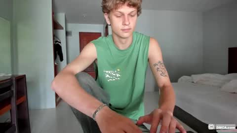 Snapshot of maxim_burn chatting on April 20, 7:55 am maxim burn online show from April 20, 7:55 am