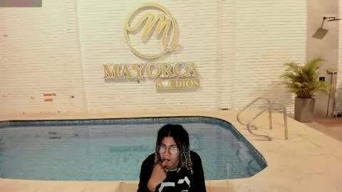 Snapshot of maxim_walker chatting on September 27, 3:11 am maxim online show from September 27, 3:11 am