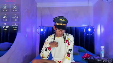 Snapshot of maxim_walker chatting on October 20, 3:18 am maxim online show from October 20, 3:18 am