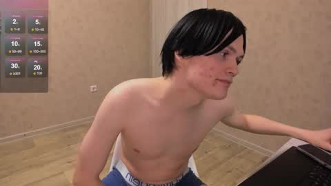 Max online show from February 20, 7:25 pm