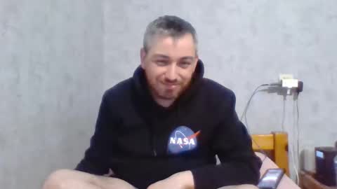 Snapshot of maximefrxx chatting on December 4, 9:57 pm Maxime online show from December 4, 9:57 pm