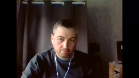 Snapshot of maximefrxx chatting on February 1, 1:31 pm Maxime online show from February 1, 1:31 pm