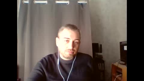 Snapshot of maximefrxx chatting on February 7, 2:43 pm Maxime online show from February 7, 2:43 pm