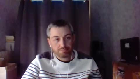 Snapshot of maximefrxx chatting on March 5, 4:36 pm Maxime online show from March 5, 4:36 pm