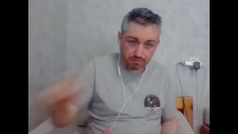 Snapshot of maximefrxx chatting on March 25, 2:23 pm Maxime online show from March 25, 2:23 pm