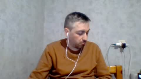 Snapshot of maximefrxx chatting on June 13, 10:29 pm Maxime online show from June 13, 10:29 pm