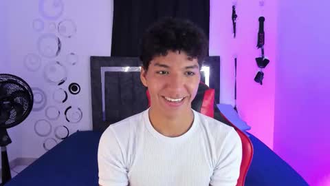 Maximiliano online show from November 19, 7:47 pm