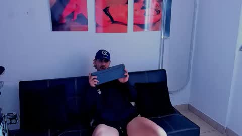 Snapshot of maximo004 chatting on October 22, 2:28 pm Maximo online show from October 22, 2:28 pm