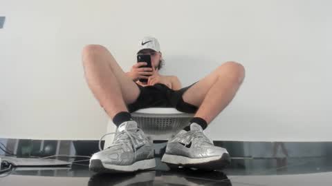 Snapshot of maximo__77 chatting on November 30, 6:01 pm maximo__77 online show from November 30, 6:01 pm