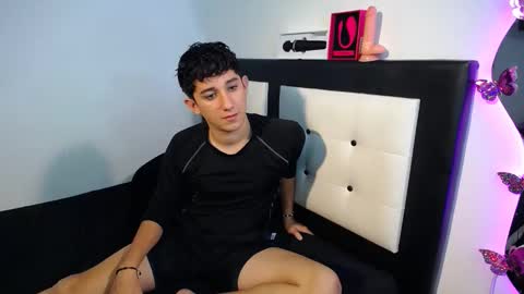 Snapshot of maximo_and_isa chatting on October 6, 3:04 am -- maximo and isa -- online show from October 6, 3:04 am