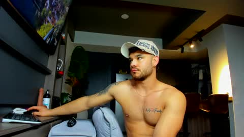maximo_and_marcelo online show from April 30, 11:05 am