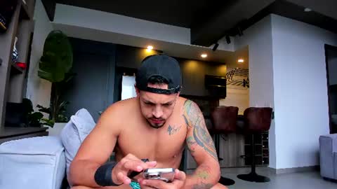 maximo_and_marcelo online show from July 22, 12:08 pm