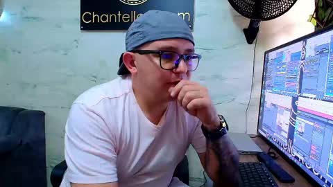  Maximo  online show from April 29, 4:22 pm