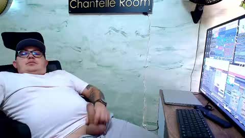  Maximo  online show from April 29, 5:30 pm