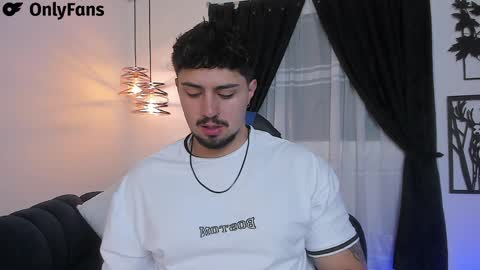 Snapshot of maximo_rodriguez chatting on January 17, 6:57 am Maximo online show from January 17, 6:57 am