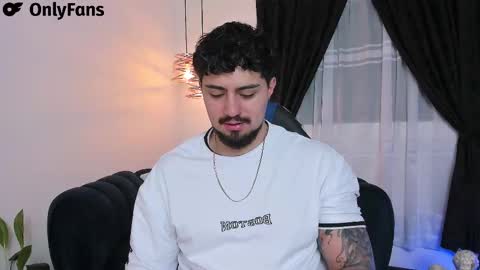 Snapshot of maximo_rodriguez chatting on February 24, 7:00 am Maximo online show from February 24, 7:00 am