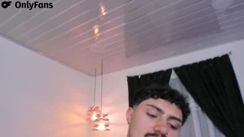 Snapshot of maximo_rodriguez chatting on February 28, 8:31 am Maximo online show from February 28, 8:31 am