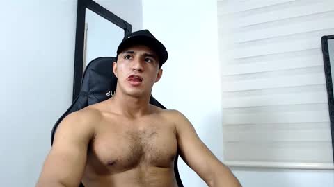 Snapshot of maximo_sebastian chatting on February 14, 1:56 am Maximo Sebastian online show from February 14, 1:56 am