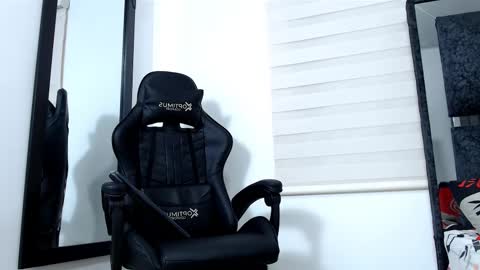 Snapshot of maximo_sebastian chatting on March 9, 3:54 am Maximo Sebastian online show from March 9, 3:54 am