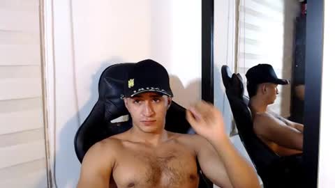 Snapshot of maximo_sebastian chatting on June 23, 4:32 am Maximo Sebastian online show from June 23, 4:32 am