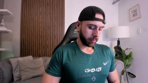 Snapshot of maximo_wolf1 chatting on May 8, 8:25 pm Maximo Wolf online show from May 8, 8:25 pm