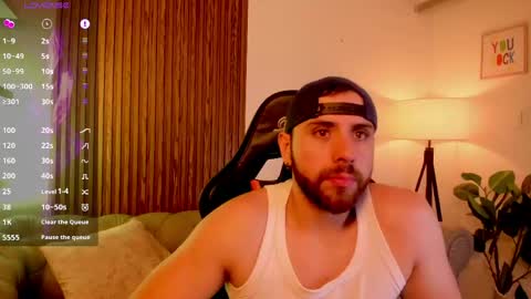 Snapshot of maximo_wolf1 chatting on June 2, 8:33 pm Maximo Wolf online show from June 2, 8:33 pm