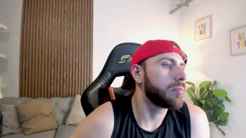 Snapshot of maximo_wolf1 chatting on June 5, 8:58 pm Maximo Wolf online show from June 5, 8:58 pm