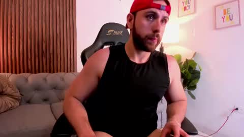Snapshot of maximo_wolf1 chatting on June 9, 9:48 pm Maximo Wolf online show from June 9, 9:48 pm