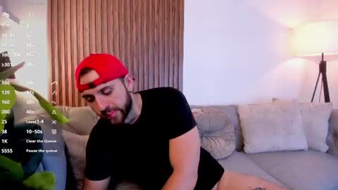 Snapshot of maximo_wolf1 chatting on June 11, 8:40 pm Maximo Wolf online show from June 11, 8:40 pm