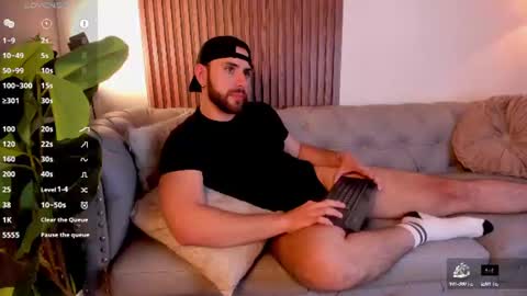 Snapshot of maximo_wolf1 chatting on June 12, 9:14 pm Maximo Wolf online show from June 12, 9:14 pm
