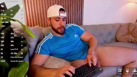 Snapshot of maximo_wolf1 chatting on June 14, 2:24 am Maximo Wolf online show from June 14, 2:24 am