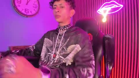 MAXIMO online show from March 2, 3:52 am