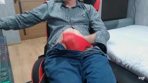 maximus3334 online show from March 11, 10:05 pm