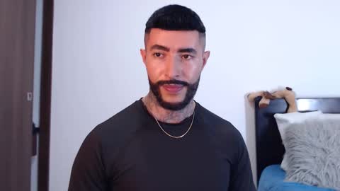 Independent Model online show from February 13, 5:05 am