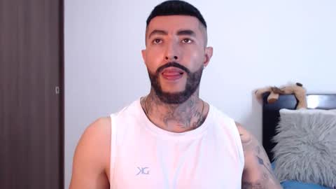 Independent Model online show from February 14, 3:33 am