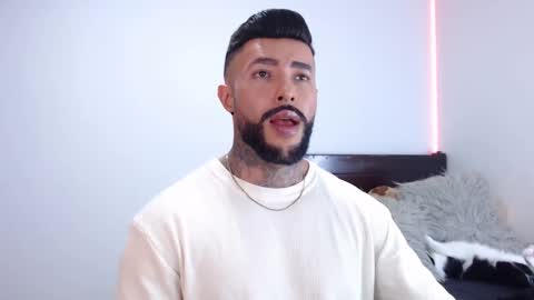 Independent Model online show from September 19, 2:57 am