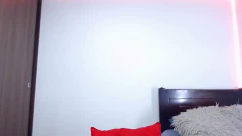 Independent Model online show from December 21, 4:08 am