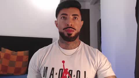 Snapshot of maximus_golden chatting on July 4, 3:35 am Independent Model online show from July 4, 3:35 am