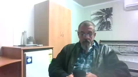 Snapshot of maximus_oreally chatting on May 25, 10:43 am Max online show from May 25, 10:43 am