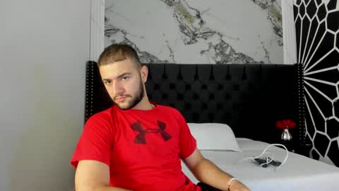 Snapshot of maximusclark1_ chatting on May 18, 12:22 pm Maximus online show from May 18, 12:22 pm