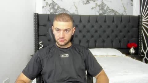 Snapshot of maximusclark1_ chatting on May 26, 11:39 am Maximus online show from May 26, 11:39 am