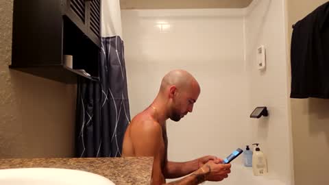 Snapshot of maximusdemitrious chatting on September 13, 1:05 am maximusdemitrious online show from September 13, 1:05 am