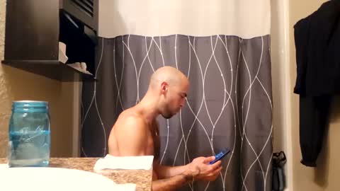 Snapshot of maximusdemitrious chatting on December 14, 12:49 am maximusdemitrious online show from December 14, 12:49 am