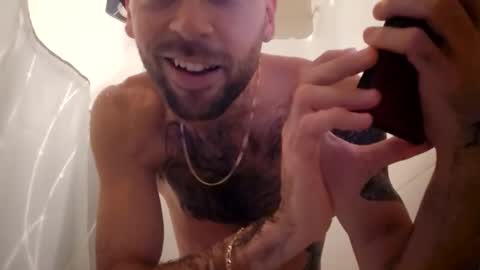 Snapshot of maximusdemitrious chatting on March 6, 1:46 am maximusdemitrious online show from March 6, 1:46 am