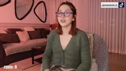 Maxine online show from April 30, 11:20 pm